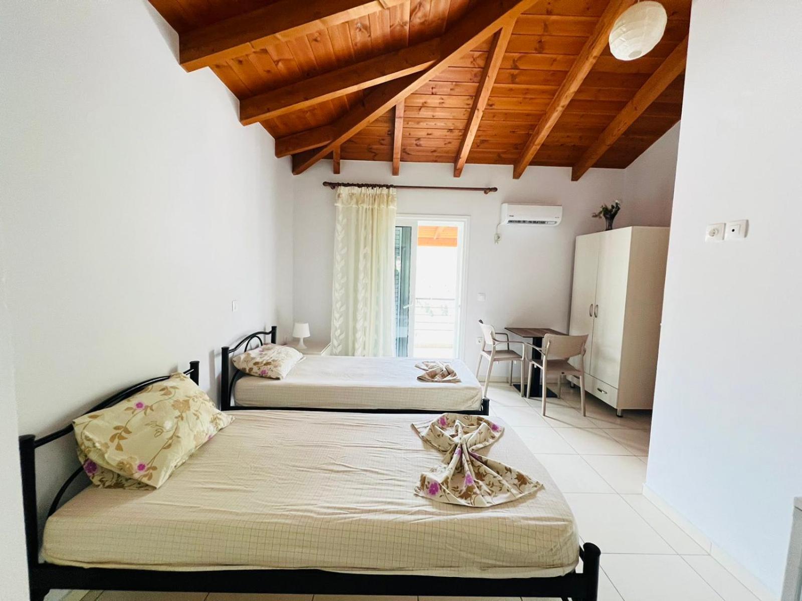 Apartments Aneta'S House ฮีมาเรอ ภายนอก รูปภาพ